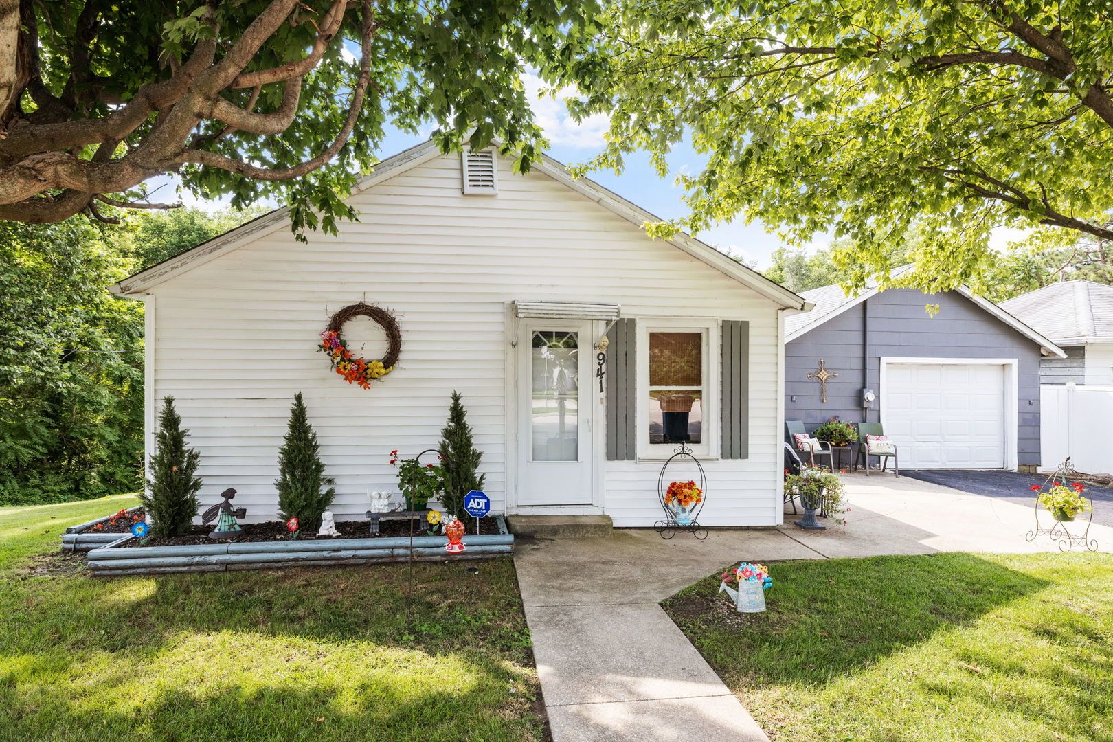 941 E Washington Street, Morris, IL, 60450 12434332 Fulton Grace