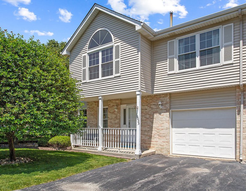 16025 Laurel Drive, Orland Park, IL 60462 | MLS# 11116541 | Fulton Grace