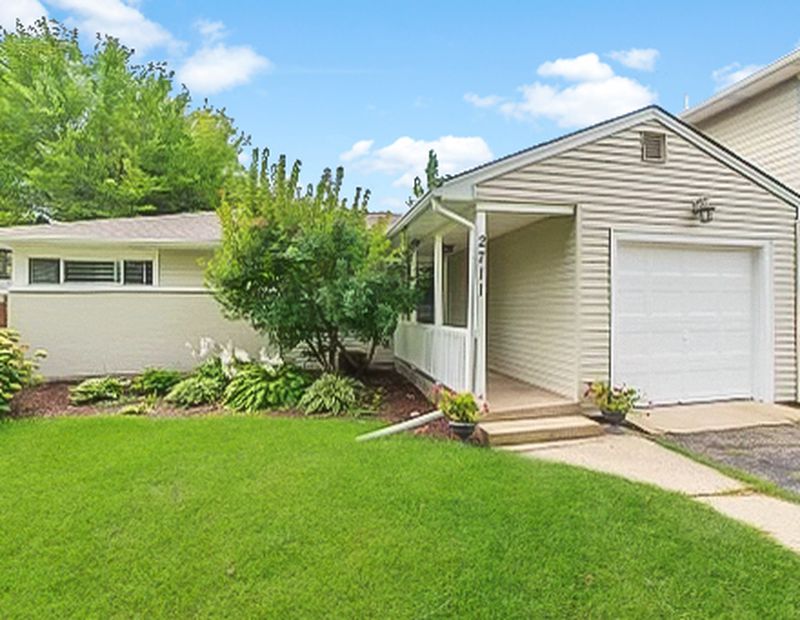 2711 Oakton Street, Park Ridge, IL 60068 MLS 11703859 Fulton Grace