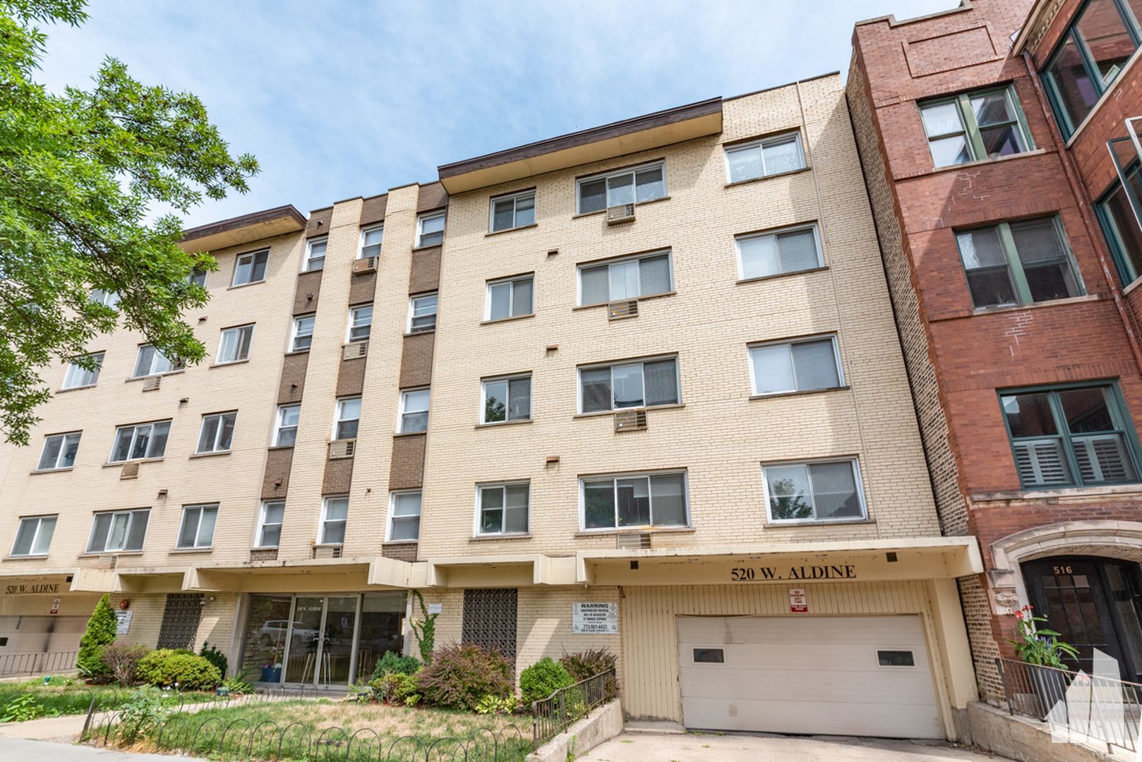 520 W Aldine Ave, Unit 209, Chicago, IL, 60657 | Fulton Grace